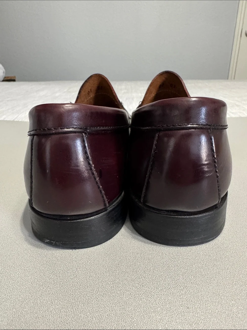 G.H. Bass Weejuns Leather Penny Loafers men’s 10 in Burgundy Oxblood